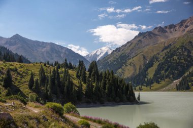 Bend of the river surrounded by high mountains