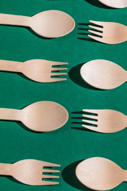 Misafirler için 3d gerçekçi plastik çatal takımı seti