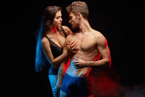 şehvetli çift bir tarih sahip.