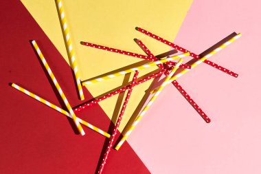 plastik içme pipetleri büyük bir yığın