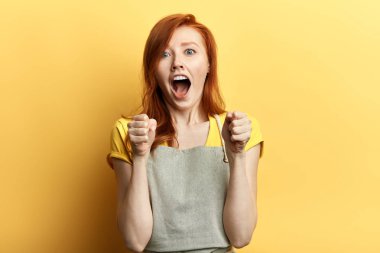 duygusal zencefil garderner onun başarı ve zafer seviniyor