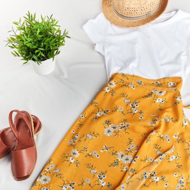 yaz ruh hali, kadınlar için giysi güzel bir dizi