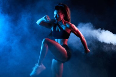 esnek atlet kız eğitim egzersiz konsantre