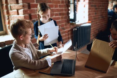 belgelerin mistaakes düzeltme genç patron