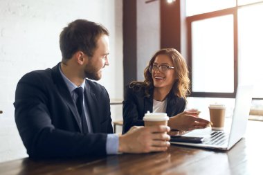 kafede eğlenmek iki çekici ortakları