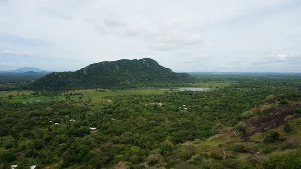 Sri Lanka Manzara Doğa arka yanında Mihintale