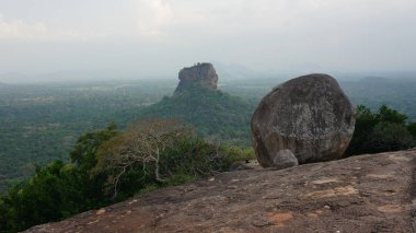 Sigiriya aslan kaya kale ve peyzaj Sri Lanka.