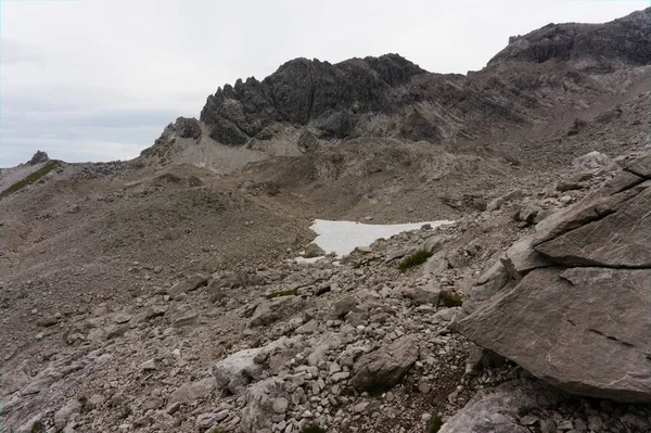 Kasar keras lanskap di alpen — Stok Foto