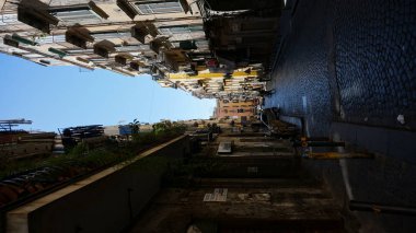 Napoli Birçok sokakları ve dar yan sokakları ile Napoli 'Quartieri Spagnoli