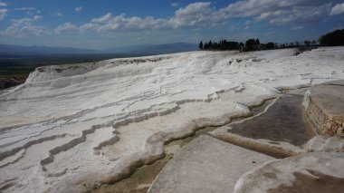 Pamukkale, Türkiye'nin doğal tavertine havuzları