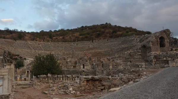 エフェサス、トルコ古代の歴史的な町の遺跡コロセウム — ストック写真