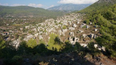 Kayaköy hayalet kasaba, Türkiye'de boş evleri