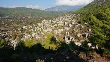 Kayaköy hayalet kasaba, Türkiye'de boş evleri