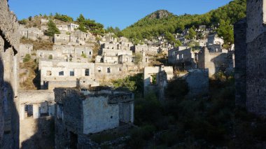 Kayaköy hayalet kasaba, Türkiye'de boş evleri