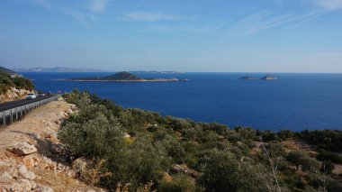 Türkiye'de Akdeniz denizde kostal yola yakın kaş şehir