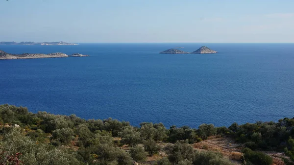 Гарний вид на Середземне море з островами — стокове фото