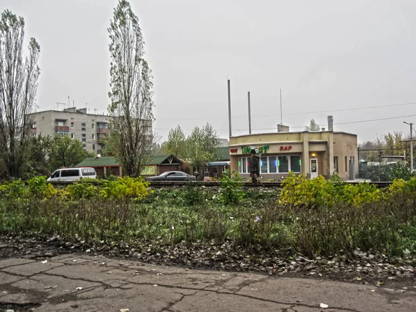 Casas de estar e uma loja em ucraniano residencial — Fotografia de Stock