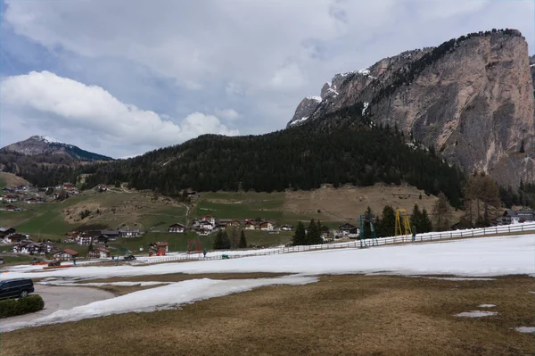 Wolkenstein view, ski resort in the dolomites, valgardena, italy — 스톡 사진