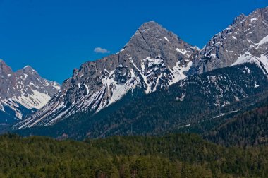Almanya Avusturya sınırından Zugspitz'e bakış