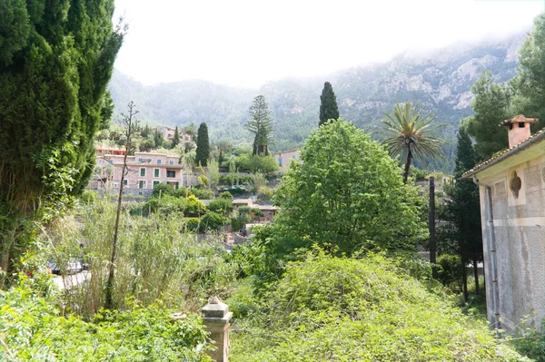 Hermoso pueblo en Mallorca Deia — Foto de Stock