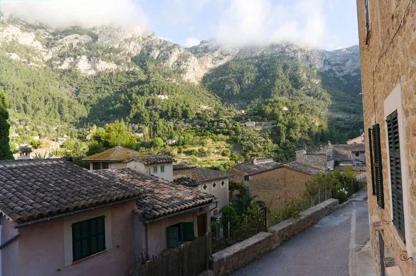 Hermoso pueblo en Mallorca Deia — Foto de Stock