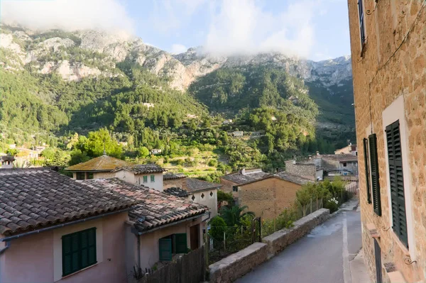 Hermoso pueblo en Mallorca Deia — Foto de Stock