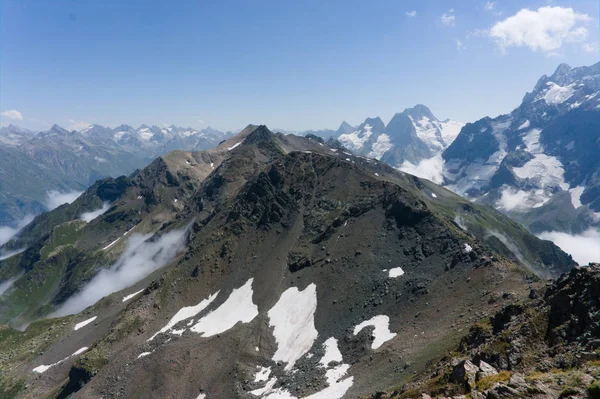 Northern great caucasus mountains near dombay with glaciers and snow in august 2019, original raw picture — Stock Photo, Image