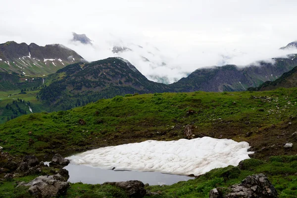 Pequeno Lago Com Neve Nos Alpes Baviera Perto Cabana Mindelheimer — Fotografia de Stock