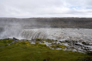 İzlanda 'da muhteşem şelale Dettifoss, yaz