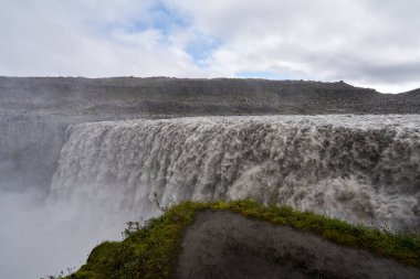 İzlanda 'da muhteşem şelale Dettifoss, yaz