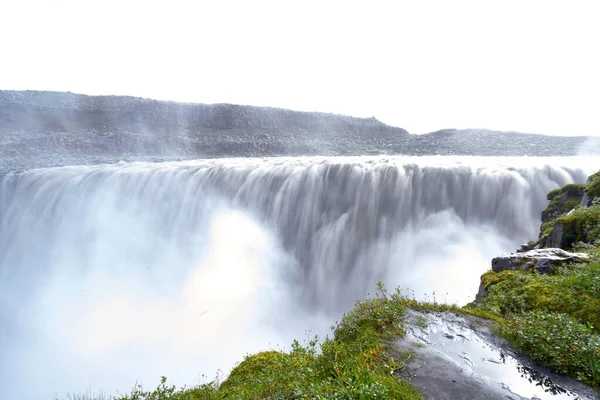 İzlanda 'da muhteşem şelale Dettifoss, yaz — Stok fotoğraf