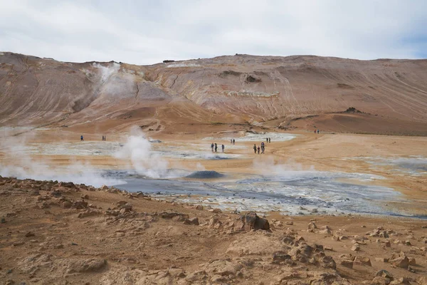 Zlanda Nın Kuzeyinde Myvatn Gölü Kıyısında Jeotermal Gölü Ile Birlikte — Stok fotoğraf