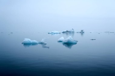 Jokulsarlon 'da Buzdağları Eritiyor