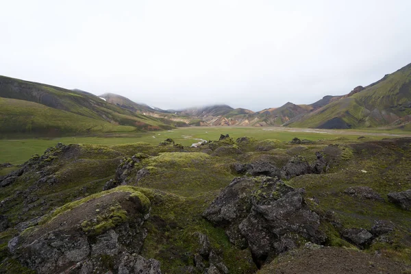 アイスランドの高地 ヨーロッパの美しいLandmanalaugar砂利道 — ストック写真