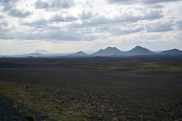 アイスランドのMyvat近くの火山の風景 灰砂漠 ハゲワシ — ストック写真