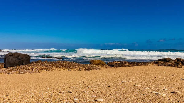 Гавайский Пляж Голубыми Волнами — стоковое фото