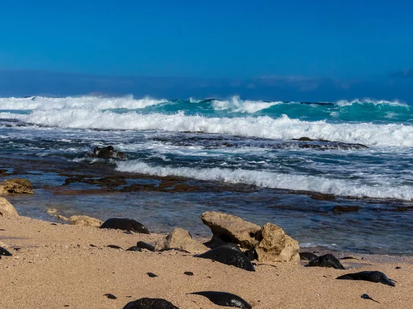 Hawaiianischer Strand Mit Blauen Wellen — Stockfoto