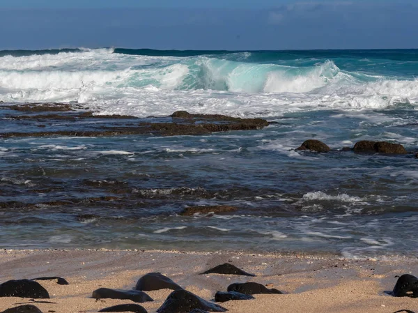 Havajská Pláž Modrými Vlnami — Stock fotografie