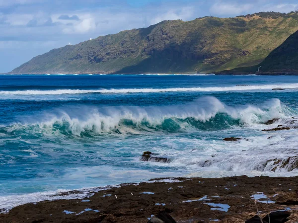 Hawaiiansk Strand Med Blå Vågor — Stockfoto