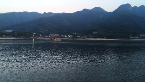 Itsukushima Πλωτή Κίας Πύλη Miyajima Χιροσίμα Ιαπωνία Αυγούστου 2019 — Αρχείο Βίντεο