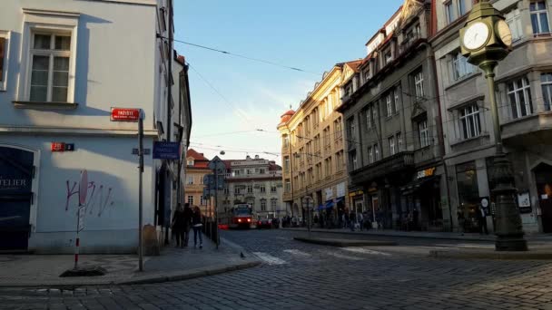 Praga Red Tram Transporte Público República Checa Abril 2019 — Vídeo de Stock