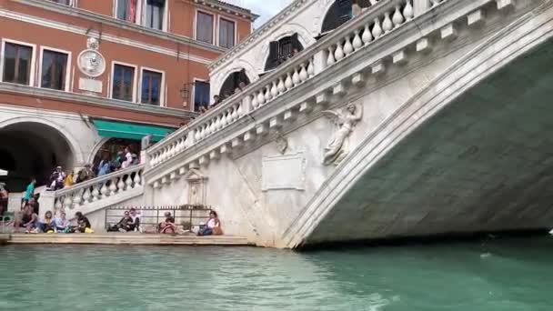 Venedig Venezia Segelboot Der Nähe Von Objekten Meerrand Italien Oktober — Stockvideo