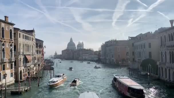 Venedig Venezia Fartyg Och Båtar Som Seglar Genom Kanalen Med — Stockvideo