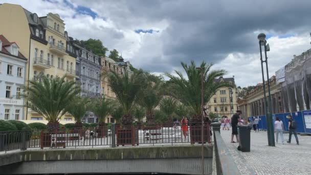 Karlovy Vary Carlsbad Tepla Folyó Cseh Köztársaság 2020 Július — Stock videók