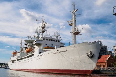 Kaliningrad, Rusya-10 Eylül 2018: araştırma gemisi kozmonot Viktor Patsayev iskelede görevlendirilmiş. Dünya Ocea sergi Müzesi