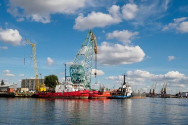 Kaliningrad, Rusya-10 Eylül 2018: Kaliningrad ticaret limanı. Liman Vinçler, gemiler ve çeşitli ekipmanlarla büyük bir Rus kentinin limanı