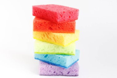 Bulaşık ve diğer ev ihtiyaçları için renkli süngerler