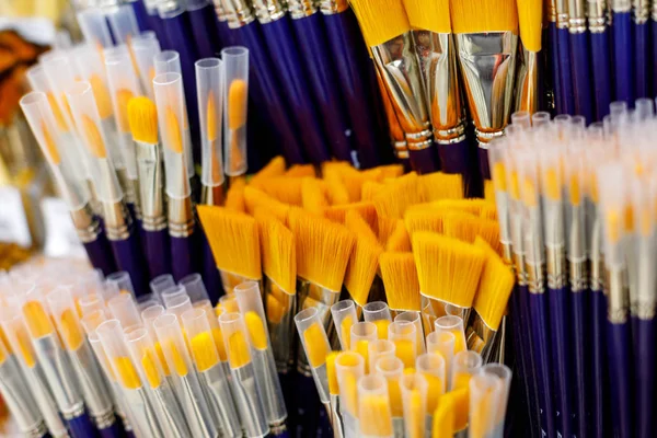 A variety of artwork brush in store — Stock Photo, Image