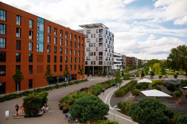 Heilbronn, Almanya - 12 Ağustos 2019: Federal Garden Show 2019 Buga Heilbronn sırasında renkli modern bölge