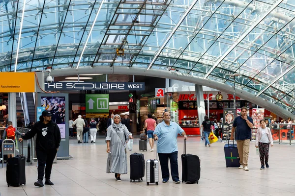 Germany, Frankfurt, August 16, 2019: Passengers walking in the l — Stock Photo, Image